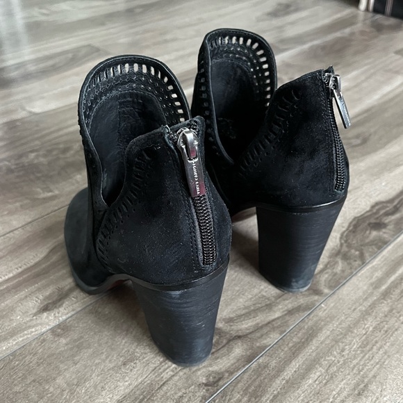Vince Camuto Fileana booties - Picture 2 of 3